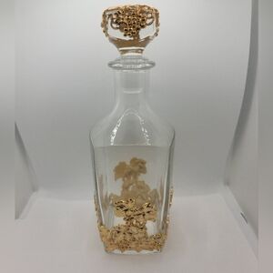 Vintage Retired Arthur Court 10.5” Bunnies Vines Grape Clusters Decanter.